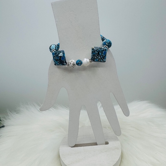 Square Beaded Geometric Unique Design Bracelets in light Blue theme - Picture 3 of 6